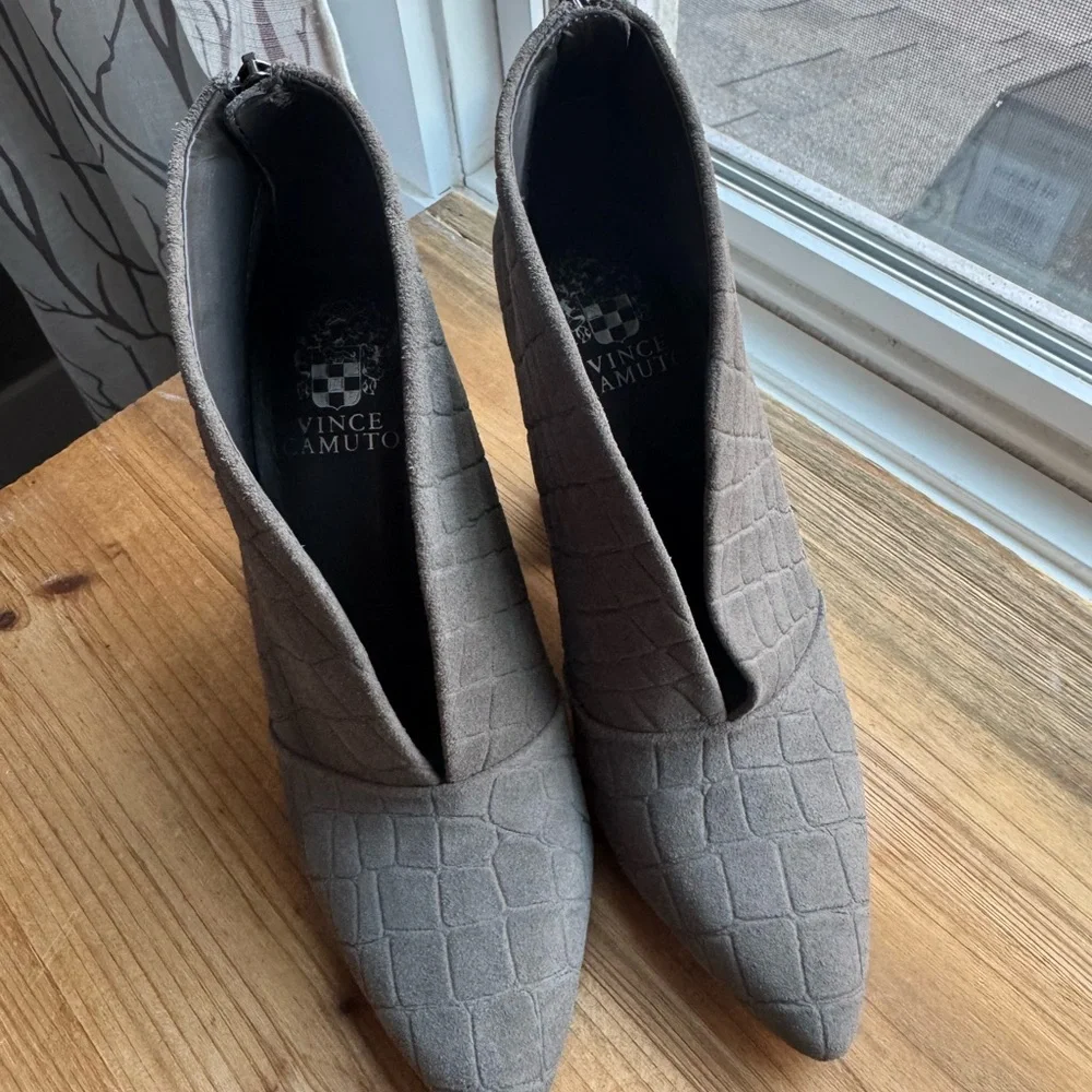 Vince Camuto Steevera Ankle Booties - Picture 6 of 9